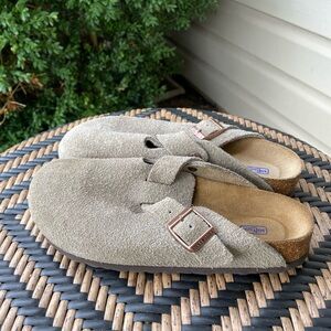 NWOT Birkenstock Boston Clog Taupe
